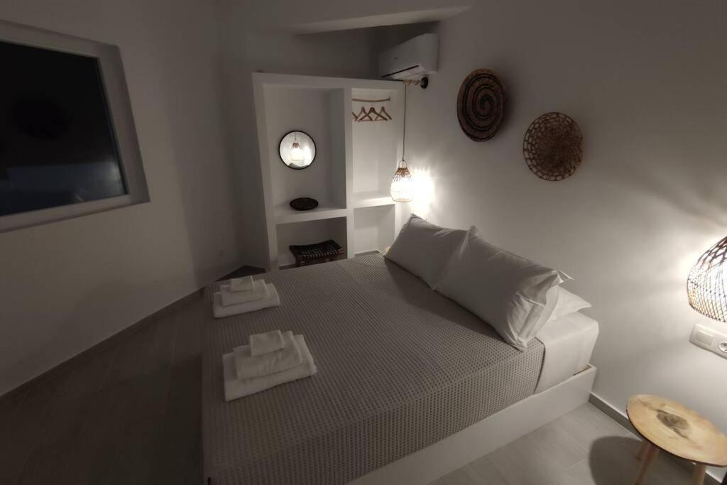 Eolia Luxury Suites Andros Mpatsi Esterno foto